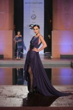 Model walk the ramp for Suneet Verma show by BMW on 16th Dec 2013 (16)_52afeb791bcd7.JPG