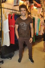 at Yellow Couture store in Lokhandwala, Mumbai on 16th Dec 2013 (11)_52aff5d191a08.JPG