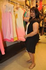 at Yellow Couture store in Lokhandwala, Mumbai on 16th Dec 2013 (7)_52aff5d02ec43.JPG