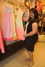 at Yellow Couture store in Lokhandwala, Mumbai on 16th Dec 2013 (8)_52aff5d08511c.JPG
