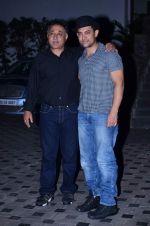 Aamir Khan snapped in Mumbai on 17th Dec 2013 (21)_52b140b5b3cc5.JPG