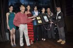 Mukesh Bhatt, Hasleen Kaur, Shiv Darshan, Karisma Kapoor, Suneel Darshan at the Audio release of Karle Pyaar Karle in Hard Rock, Mumbai on 17th Dec 2013 (51)_52b144773b3e9.JPG