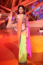 Shilpa Shetty Kundra Strikes a pose during the shoot of Nach Baliye-6 Sat & Sun @ 9pm only on STAR PLus.JPG (2)_52b16ed6a3aeb.JPG