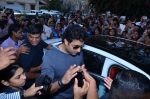 Abhishek Bachchan with Dhoom 3 starcast mobbed at movie promotions on 18th Dec 2013 (22)_52b2c0e78f684.JPG