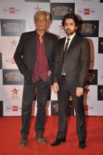 Arjan Bajwa at Big Star Awards red carpet in Andheri, Mumbai on 18th Dec 2013 (59)_52b2d085e422d.JPG