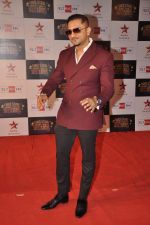 Yo Yo Honey Singh at Big Star Awards red carpet in Andheri, Mumbai on 18th Dec 2013 (122)_52b2d16f95c19.JPG