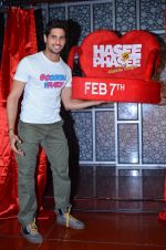 Sidharth Malhotra at Hasee Toh Phasee promotions in Cinemax, Mumbai on 19th Dec 2013 (93)_52b3af1252235.JPG
