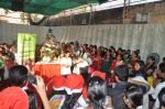 Lauren Gottlieb joined the children as a Santa enhancing their festive spirit in Mumbai on 24th Dec 2013 (1)_52ba54a484fcf.JPG