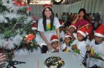 Lauren Gottlieb joined the children as a Santa enhancing their festive spirit in Mumbai on 24th Dec 2013 (21)_52ba54ab0f351.JPG