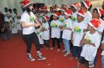 Lauren Gottlieb joined the children as a Santa enhancing their festive spirit in Mumbai on 24th Dec 2013 (7)_52ba54a6af6bc.JPG