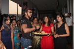  Terence Lewis inaugurates the new den for youngsters in Mumbai on 25th Dec 2013 (2)_52bbc857eb189.jpg