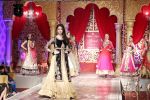 Alia Bhatt walks on ramp & presenting Wedding collection designed by Kavita and Meenu during a fashion show on 25th dec 2013 (10)_52bbdaf986742.JPG