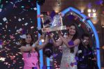 Gauhar Khan, Tanisha Mukherjee at Bigg Boss 7 grand finale on 28th Dec 2013 (149)_52bf98197172d.JPG