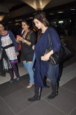 Alia Bhatt snapped at the airport as they return after New year in Mumbai on 1st Jan 2014 (18)_52c503ca1661f.JPG