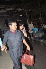 Ekta Kapoor snapped at the airport as they return after New year in Mumbai on 1st Jan 2014 (13)_52c503d3c53e6.JPG