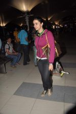 Gul Panag snapped at the airport as they return after New year in Mumbai on 1st Jan 2014 (31)_52c5040c2bb3f.JPG