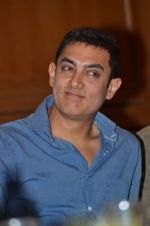 Aamir Khan at road safety launch in Mumbai on 3rd Jan 2014 (103)_52c7ac52a7f06.JPG