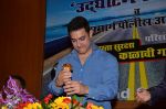 Aamir Khan at road safety launch in Mumbai on 3rd Jan 2014 (125)_52c7ac6289314.JPG