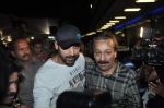 John Abraham, Baba Siddique arrived at airport in Mumbai on 3rd Jan 2014 (63)_52c7abcc3dd41.JPG