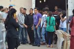 Salman Khan snapped at Mehboob in Mumbai on 3rd Jan 2014 (11)_52c7acfa65070.JPG