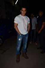 Salman Khan snapped at Mehboob in Mumbai on 4th Jan 2014 (56)_52c8cfac415ae.JPG