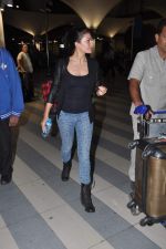 Jacqueline Fernandez snapped at the airport in Mumbai on 5th Jan 2014 (28)_52caba63a8940.JPG