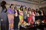 Poonam Dhillon at the launch of Book Fit at 40 in Palladium, Mumbai on 6th Jan 2014 (5)_52cc06e6ed987.JPG