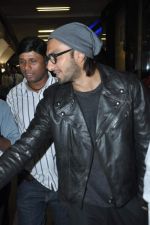 Ranveer Singh arrive from NY in Mumbai Airport on 6th Jan 2014 (30)_52cc02bc719f4.JPG