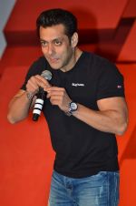 Salman Khan at Audi press meet in Taj Lands End, Mumbai on 6th Jan 2014 (64)_52cc04bb2b778.JPG