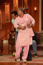 Salman Khan on the sets of Comedy Nights with Kapil in Filmcity, Mumbai on 9th Jan 2014 (221)_52cfeee2d05a0.JPG
