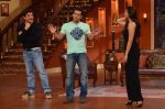 Salman Khan, Daisy Shah, Sohail Khan on the sets of Comedy Nights with Kapil in Filmcity, Mumbai on 9th Jan 2014 (239)_52cfec549833a.JPG