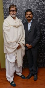 Amitabh Bachchan when Mr. Mohit Kamboj felicitated Shri Amitabhji with _Bullion Gold Star of the Century Award_,.,_52d0ad554d246.JPG