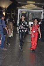 Katrina Kaif snapped at airport in Mumbai on 11th Jan 2014 (3)_52d239cc7dc3d.JPG