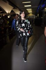 Katrina Kaif snapped at airport in Mumbai on 11th Jan 2014 (7)_52d239cea3430.JPG