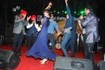 Kulraj Randhawa, Teejay Sidhu, Karanvir Bohra at Lohri festival in Raheja Classique, Mumbai on 11th Jan 2014 (106)_52d267070153e.JPG