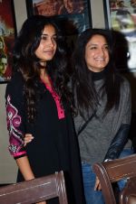 Sarah Jane Dias, Sandhya Mridul at American Hustle screening in Empire, Mumbai on 11th Jan 2014 (6)_52d267bf8f608.JPG