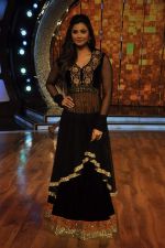 Daisy Shah on the sets of ZEE DID in Mahalaxmi, Mumbai on 13th Jan 2014 (28)_52d4a7f106504.JPG