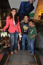 Salman Khan, Daisy Shah at Sholay screening in PVR, Mumbai on 15th Jan 2014 (48)_52d7cdfc4da1a.JPG