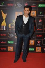 Salman Khan at The Renault Star Guild Awards Ceremony in NSCI, Mumbai on 16th Jan 2014 (45)_52d8dc7c187a1.JPG