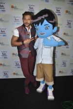 Terence Lewis at Kids Fashion Week day 1 in Lalit on 18th Jan 2014 (108)_52dbaeb48343a.JPG