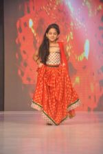 at Kids Fashion Week day 1 in Lalit on 18th Jan 2014 (36)_52dbae5a17885.JPG