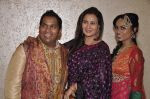 Poonam Dhillon at Rohan Palshetkar_s wedding reception in Mayfair, Mumbai on 20th Jan 2014 (1)_52de16095210a.JPG
