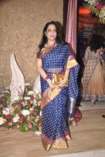 Rashmi Thackeray at Rohan Palshetkar_s wedding reception in Mayfair, Mumbai on 20th Jan 2014 (25)_52de1637a6ebc.JPG