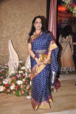 Rashmi Thackeray at Rohan Palshetkar_s wedding reception in Mayfair, Mumbai on 20th Jan 2014 (26)_52de163824227.JPG