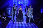  Model at Blenders Pride Bangalore Fashion Week 10th edition Day 1 in Bangalore on 23rd Jan 2014 (39)_52e32679aed71.JPG