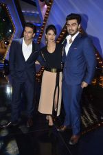 Priyanka Chopra, Arjun Kapoor, Ranveer Singh promote Gunday on location of India_s got talent in Filmcity, Mumbai on 25th Jan 2014 (41)_52e4e192cdb1d.JPG
