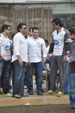 Salman Khan at CCL match in D Y Patil, Mumbai on 25th Jan 2014 (273)_52e4e47ee8824.JPG