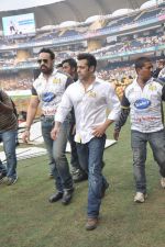 Salman Khan at CCL match in D Y Patil, Mumbai on 25th Jan 2014 (72)_52e4e460003b2.JPG
