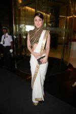 Kareena Kapoor snapped as she goes for an exclusive lunch hosted by Chhaya Momaya in honour oF FIRST LADY OF fRANCE Valerie Trierweiler in Mumbai on 27th Jan 2014 (15)_52e65a86479df.JPG