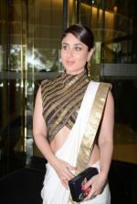 Kareena Kapoor snapped as she goes for an exclusive lunch hosted by Chhaya Momaya in honour oF FIRST LADY OF fRANCE Valerie Trierweiler in Mumbai on 27th Jan 2014 (16)_52e65a86ad239.JPG